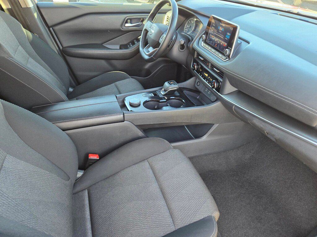 Used 2025 Nissan Rogue SV AWD/4WD image 20