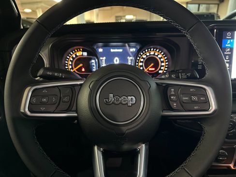 New 2026 Jeep Wrangler Unlimited Sahara AWD/4WD image 22