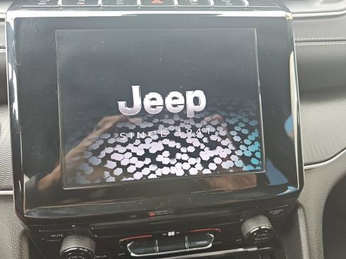 Used 2024 Jeep Grand Cherokee L Laredo w/ Trailer Tow Package AWD/4WD image 16