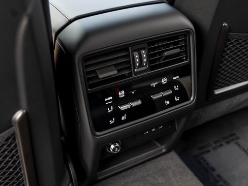 New 2025 Porsche Cayenne Coupe image 37