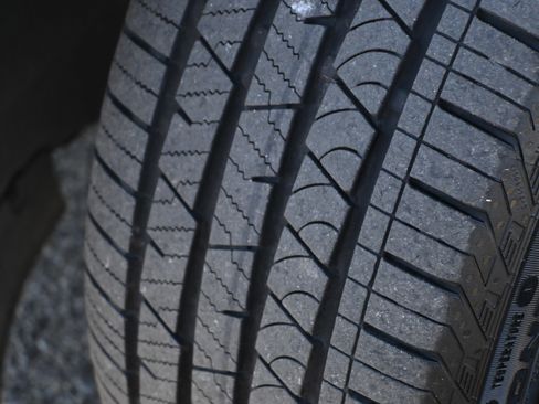 Used 2025 Volvo XC60 B5 Plus image 27