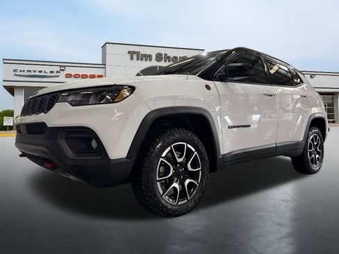 Used 2024 Jeep Compass Trailhawk image 10