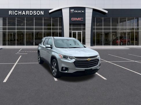Used 2021 Chevrolet Traverse LT w/ LT Premium Package AWD/4WD image 8