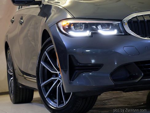Used 2019 BMW 330i xDrive Sedan w/ Convenience Package AWD/4WD image 4
