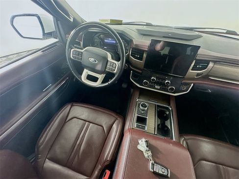 Used 2022 Ford Expedition Max Limited image 9