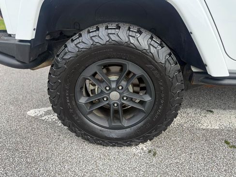 Used 2017 Jeep Wrangler Unlimited Sahara AWD/4WD image 43