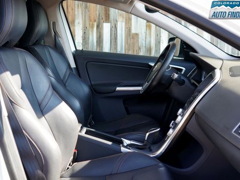 Used 2017 Volvo XC60 T5 Dynamic w/ Advanced Package image 24