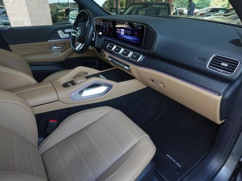 Used 2025 Mercedes-Benz GLS 450 4MATIC image 8