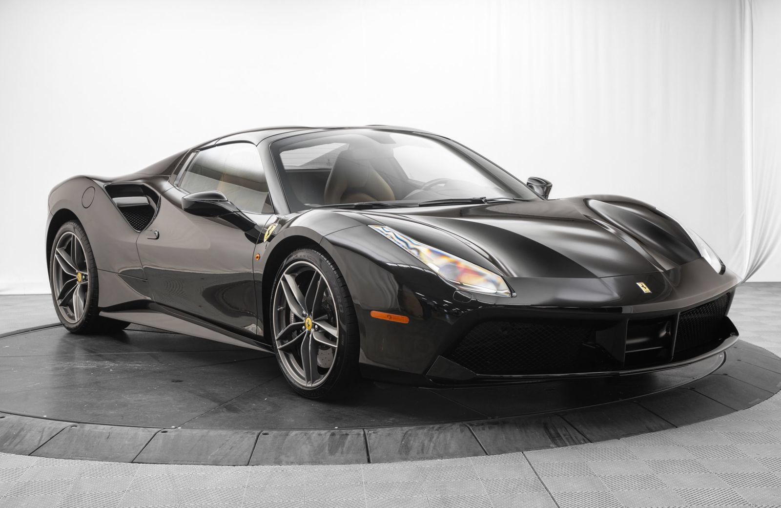 Used 2017 Ferrari 488 Spider RWD image 9