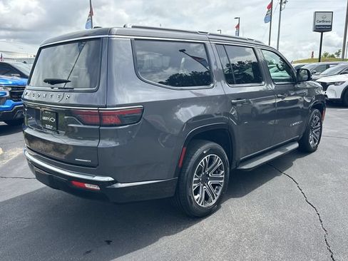 Used 2024 Jeep Wagoneer Series II w/ Flexible Seating Group AWD/4WD image 5
