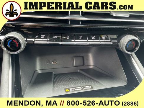 New 2026 Chevrolet Traverse LT w/ LPO, Floor Liner Package AWD/4WD image 31