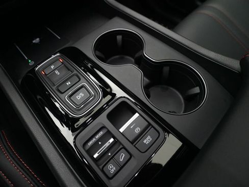 Certified 2025 Honda Pilot TrailSport image 17