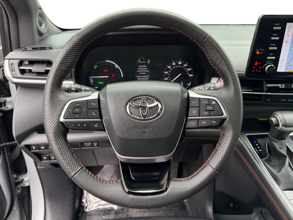 Used 2023 Toyota Sienna XSE w/ XSE Plus Package FWD image 18