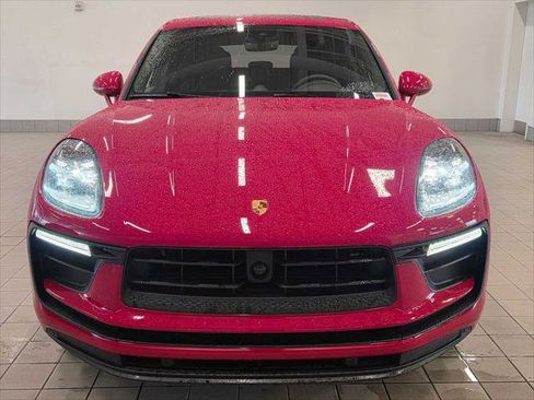 Used 2025 Porsche Macan AWD/4WD image 8