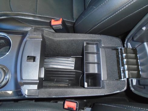 Used 2017 Ford Explorer Platinum image 61