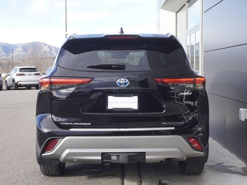 Used 2022 Toyota Highlander Platinum image 6