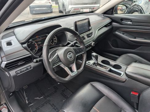 Used 2022 Nissan Altima 2.5 SR FWD image 12