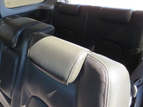 Used 2008 Nissan Pathfinder LE RWD image 16
