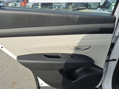 New 2026 Hyundai Tucson SE image 13