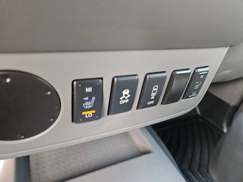 Used 2020 Nissan Frontier SV w/ Midnight Edition Floor Mats image 19