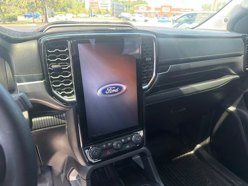 Used 2024 Ford Ranger Lariat w/ Trailer Tow Package AWD/4WD image 11