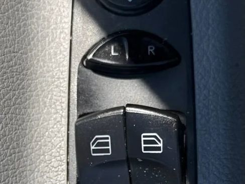 Used 2015 Mercedes-Benz Sprinter 2500 image 21