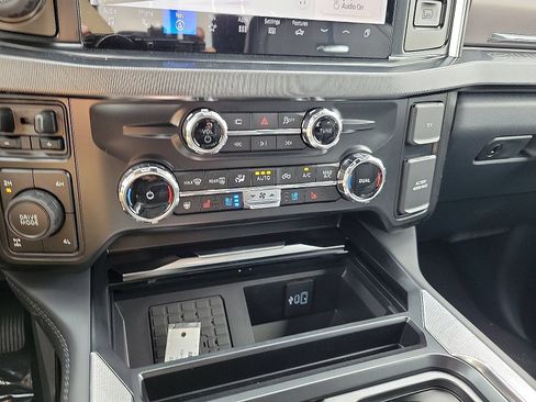 New 2026 Ford F250 Platinum w/ FX4 Off-Road Package AWD/4WD image 15