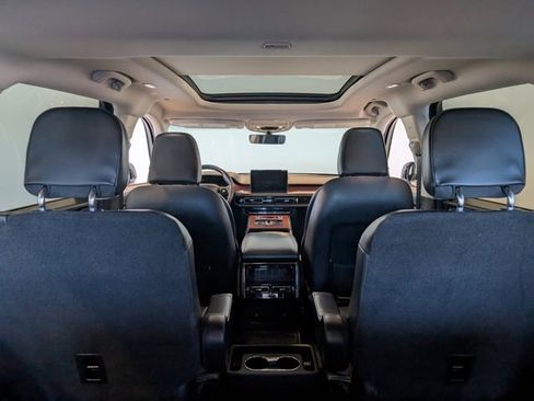 Used 2021 Lincoln Aviator Reserve w/ Elements Package Plus image 28