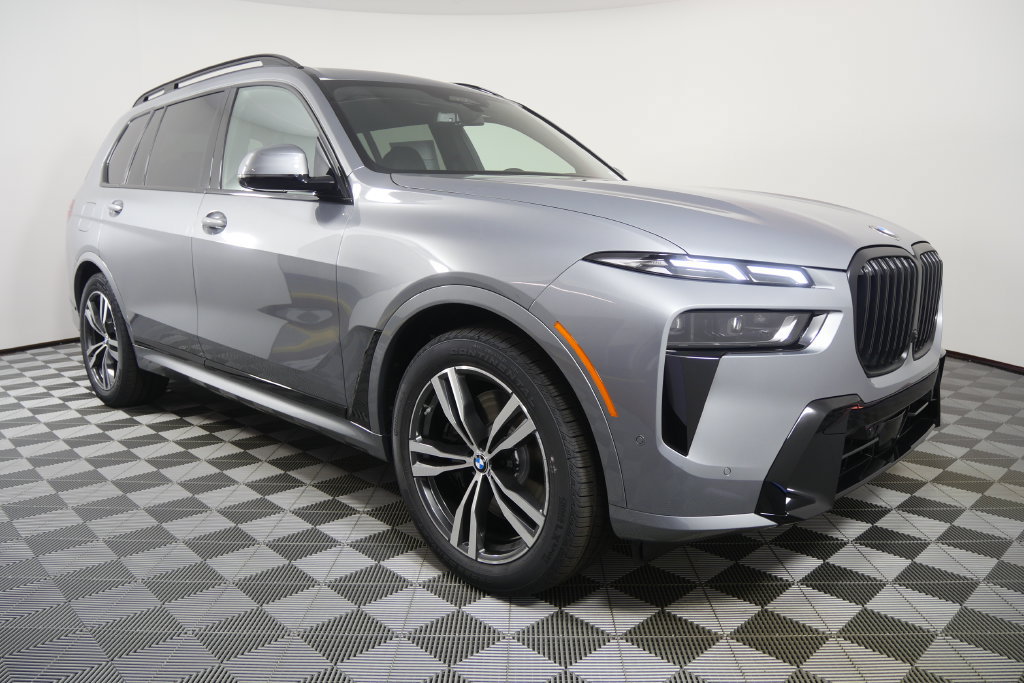 Used 2027 BMW X7 xDrive40i w/ Executive Package AWD/4WD image 2