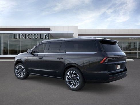 New 2025 Lincoln Navigator L Reserve AWD/4WD image 4