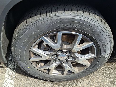 Certified 2023 GMC Acadia SLT AWD/4WD image 9