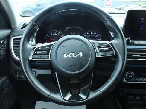 Used 2022 Kia Seltos S FWD image 24