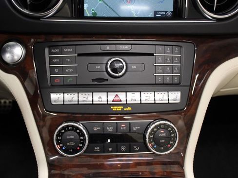 Certified 2020 Mercedes-Benz SL 550 image 30