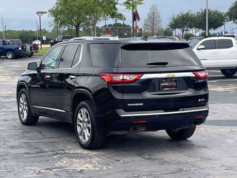 Used 2018 Chevrolet Traverse Premier w/ Driver Confidence II Package FWD image 9