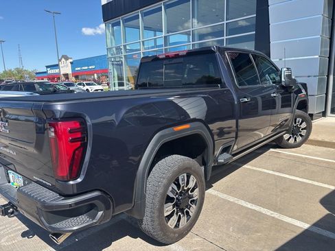 Used 2025 GMC Sierra 2500 Denali w/ Denali Reserve Package AWD/4WD image 3