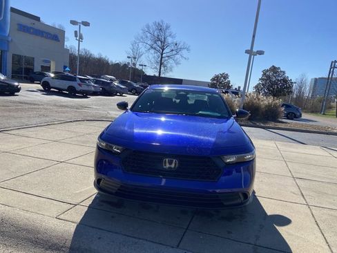 Used 2024 Honda Accord Sport image 3