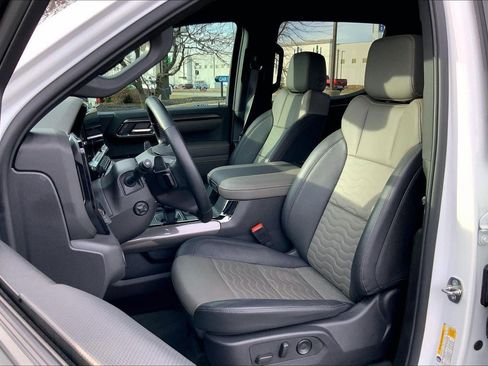 Used 2024 Chevrolet Silverado 1500 ZR2 w/ Technology Package image 21