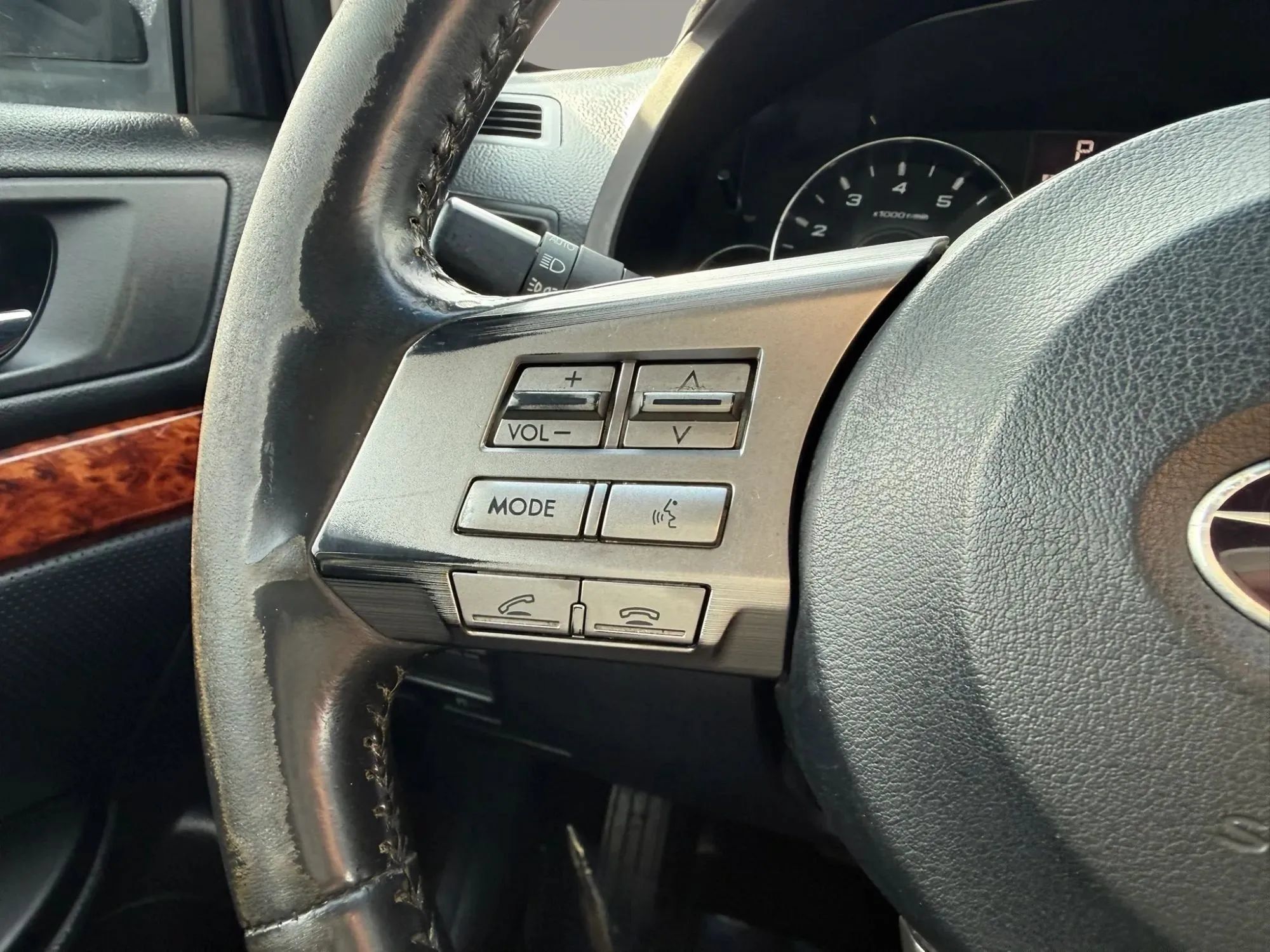 Used 2011 Subaru Outback 2.5i Limited AWD/4WD image 17