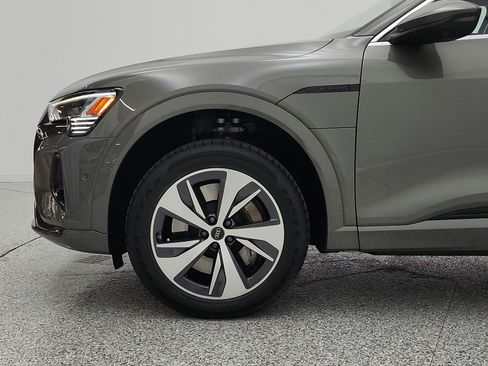 Used 2024 Audi Q8 e-tron Premium Plus w/ Premium Plus Package image 23