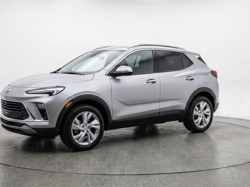 Used 2025 Buick Encore GX Preferred AWD/4WD image 3