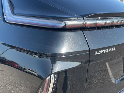 Used 2024 Cadillac Lyriq Luxury AWD/4WD image 27