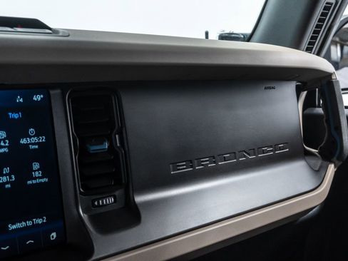 Used 2023 Ford Bronco Wildtrak image 22