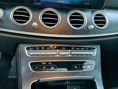 Used 2022 Mercedes-Benz E 450 4MATIC Sedan image 26