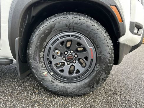 New 2026 Nissan Frontier Pro-X w/ Pro-X Convenience Package RWD image 12