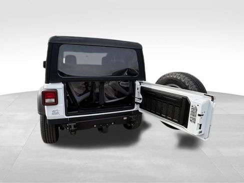 Used 2022 Jeep Wrangler Sport AWD/4WD image 27