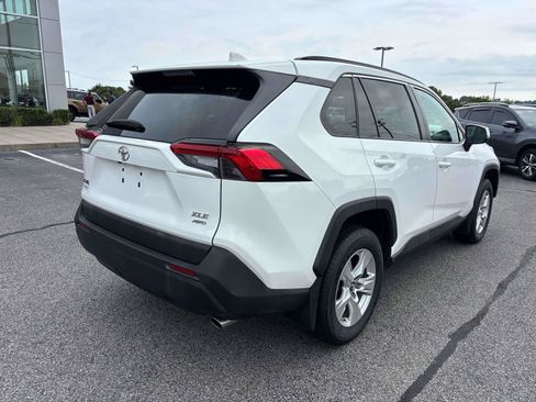Used 2019 Toyota RAV4 XLE w/ Convenience Package AWD/4WD image 3