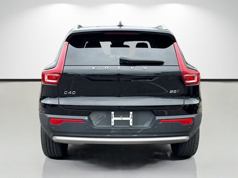 Used 2023 Volvo XC40 B5 Plus AWD/4WD image 4