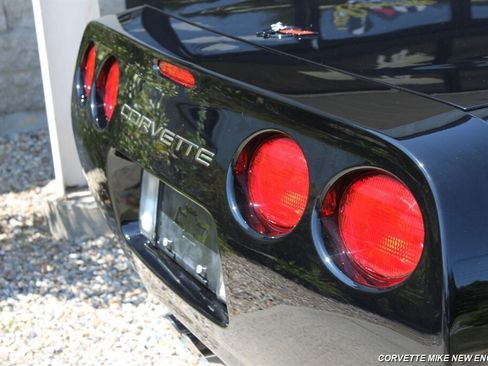 Used 2002 Chevrolet Corvette Convertible w/ Preferred Equipment Group2 image 22