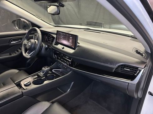 Used 2024 Nissan Rogue SL AWD/4WD image 17