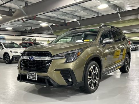 Used 2023 Subaru Ascent Limited w/ Technology Package AWD/4WD image 5